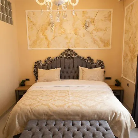 Elevens 11 Aparthotel